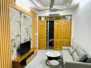 BÁN NHÀ TÂN MAI _OTO QUA NHÀ, NGÕ THÔNG, LÔ GÓC_35M2_GIÁ 7.8 TỶ